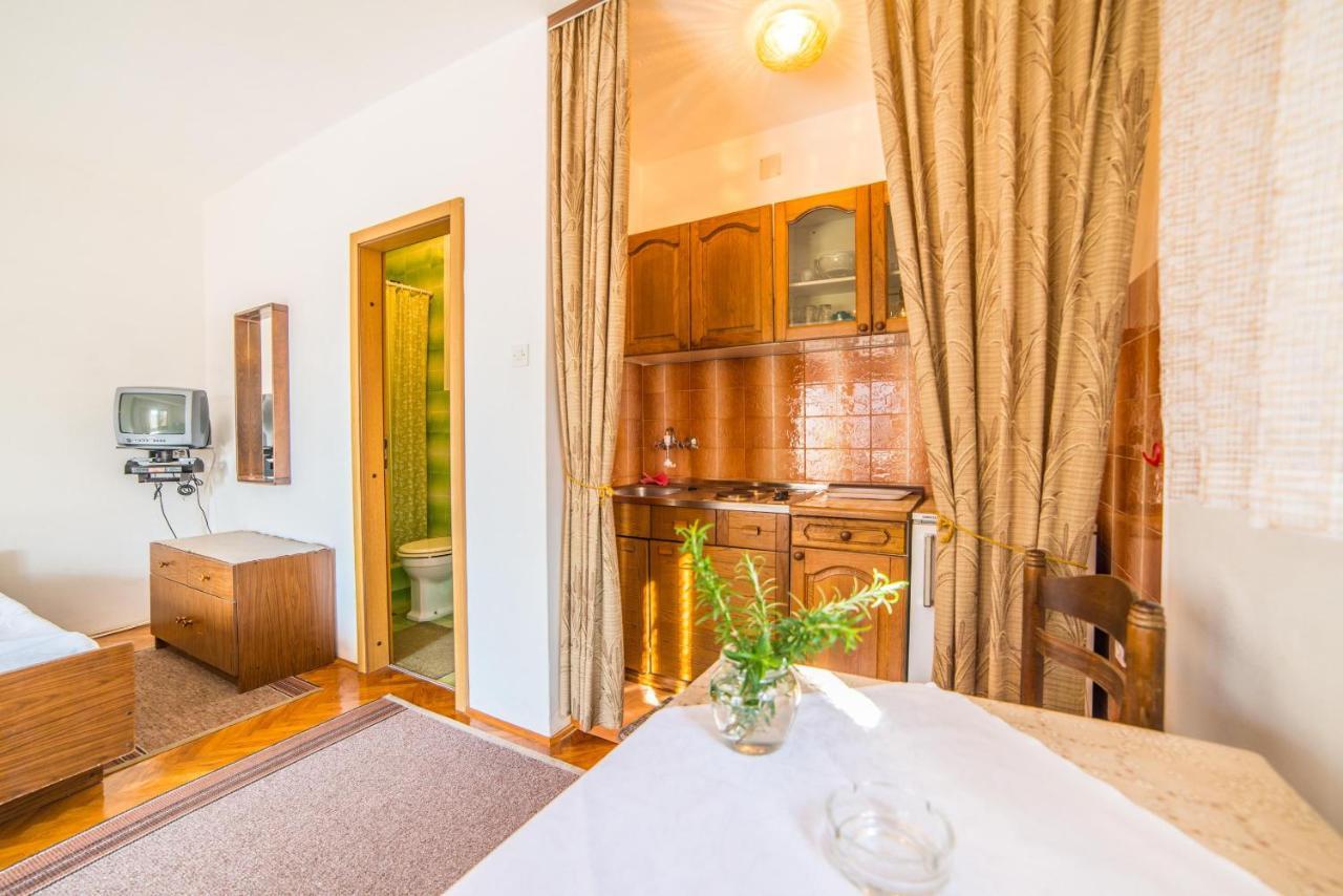 Apartments Antic 4255 セルツェ エクステリア 写真